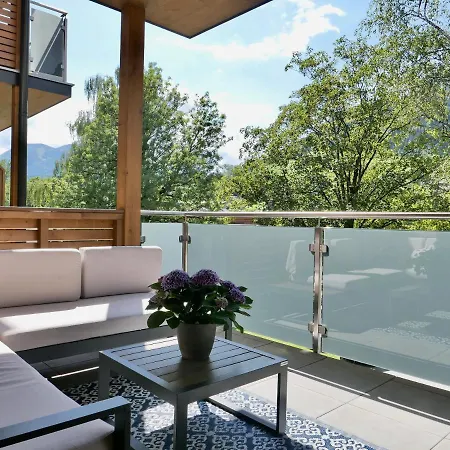 アパート Auszeit グレーブミング